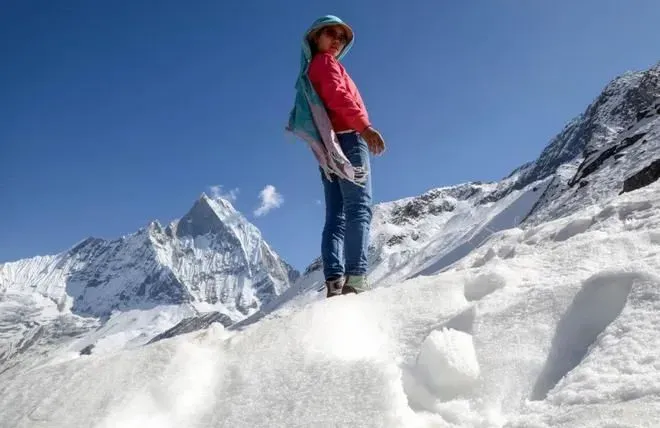 广东妹子独自在尼泊尔徒步7天，夜宿雪山脚下，半夜差点冻死