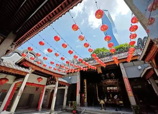 马来西亚吉隆坡还有一个陈家祠，他们请国内画师打造，一定要来看