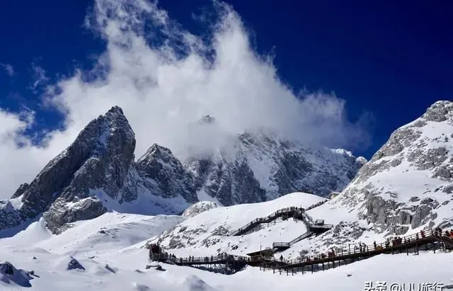 只知道丽江古城和玉龙雪山吗？一起看看丽江最值得去的9个景点