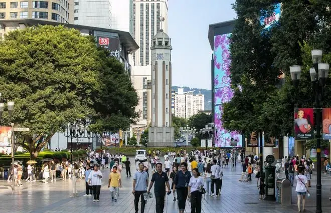 中国第一网红城市有多牛？“魔幻山城”颠覆认知，美得令人着迷