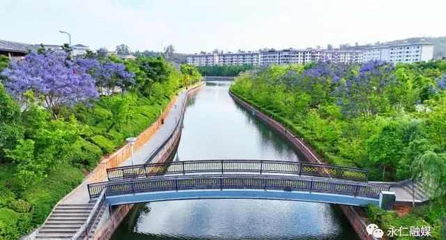 品鲜果 赏美景 朝辞天府之国 夕宿