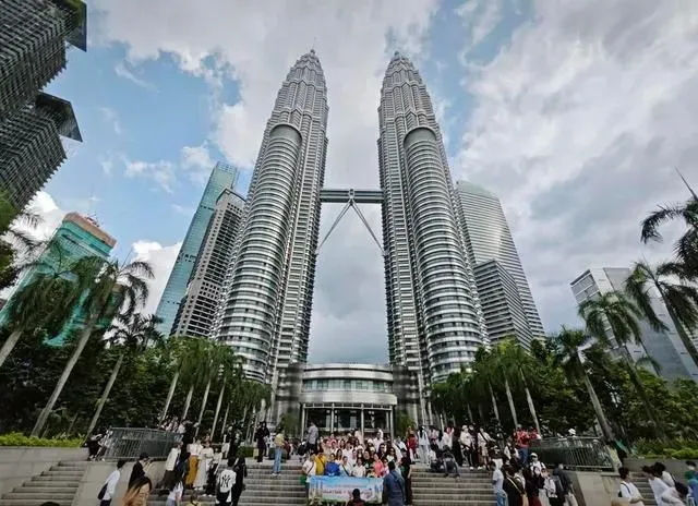 在马来西亚不容错过的地方，不登上这栋楼，简直白来吉隆坡