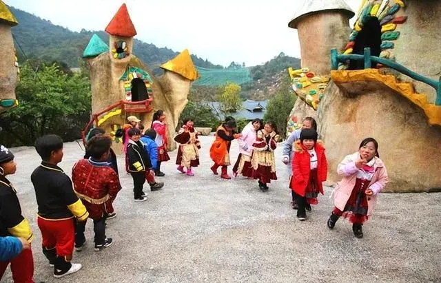 四川神秘“矮人村”，中老年人平均身高80cm上限！却又不是侏儒症