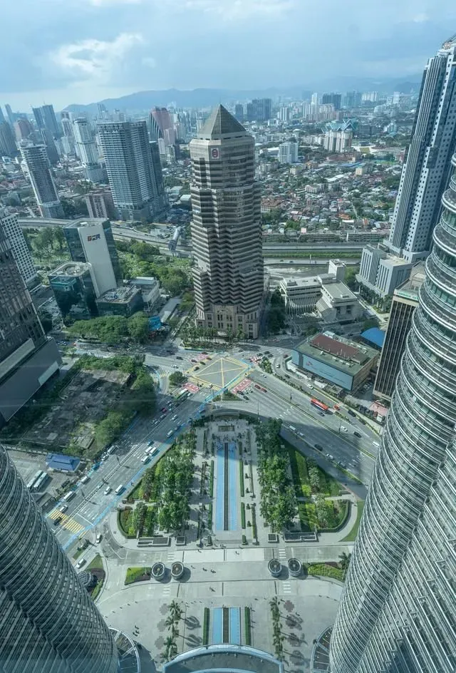 吉隆坡闪耀的地标，无可争议的第一高楼，到马来西亚必看