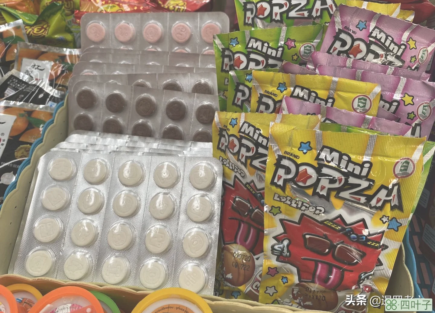 逛逛曼谷街头的“零食摊”，许多80后童年美味竟然全都有