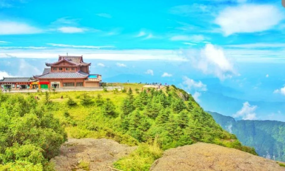 自驾游峨眉山景区最佳方案