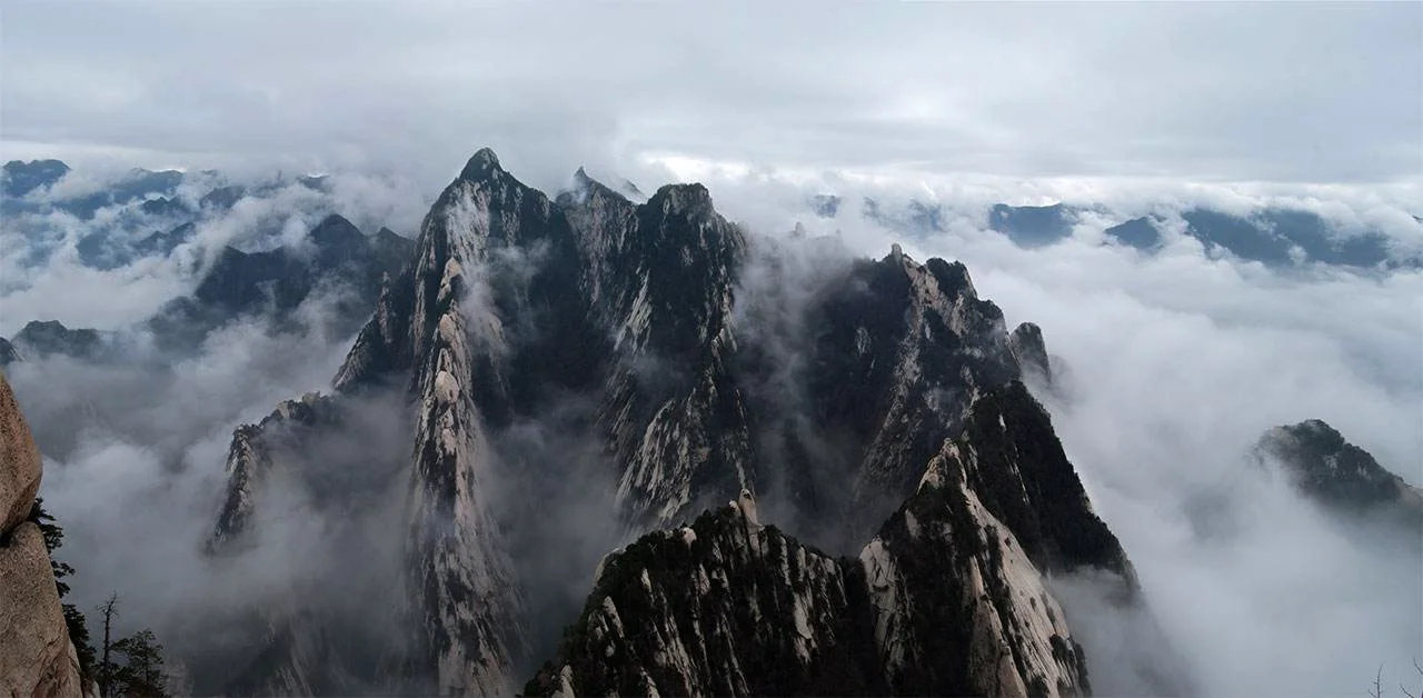 奇险天下第一山是指什么山