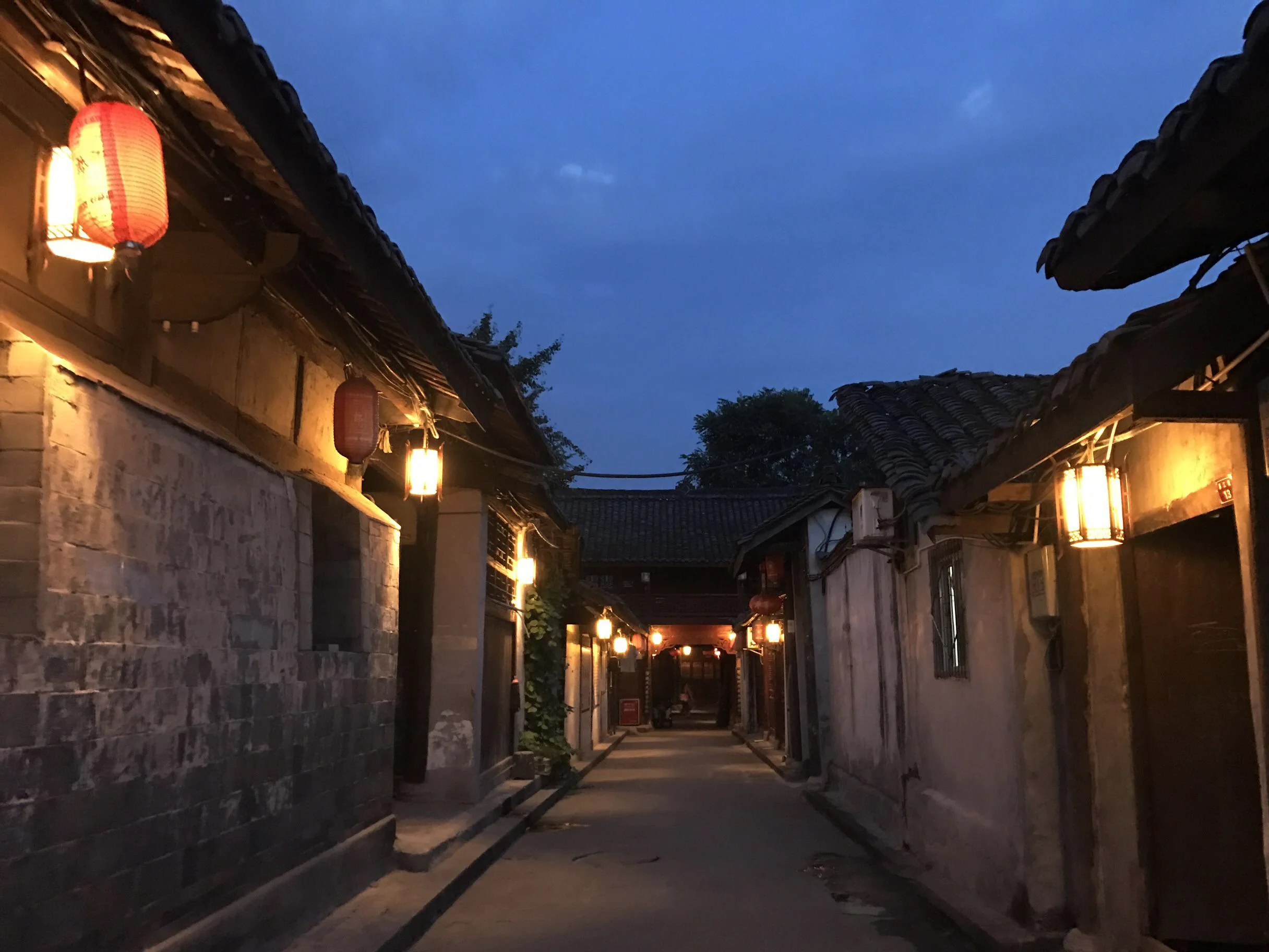 阆中古城玩住哪里比较好