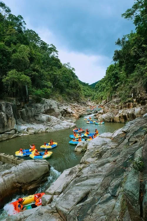 三亚五指山热带雨林风景区的建议游