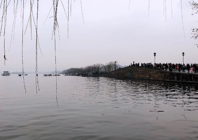 西湖适合夜游的景点