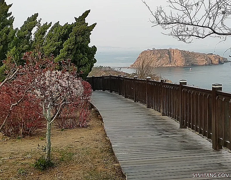 大连景点:滨海路木栈道