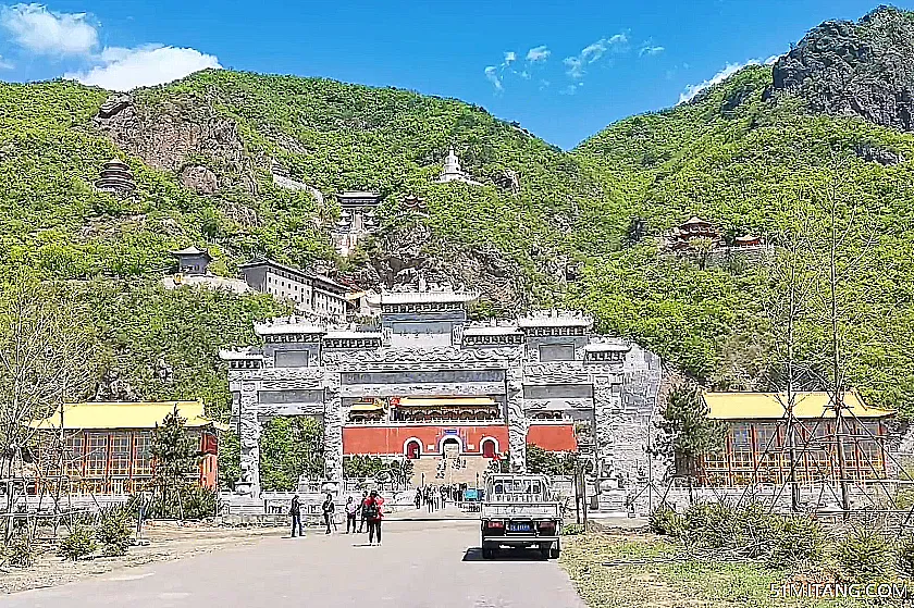 辽阳景点:龙峰山风景区