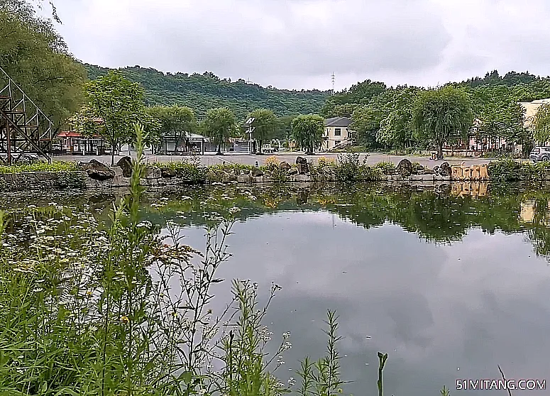 丹东景点:黄椅山梨花村