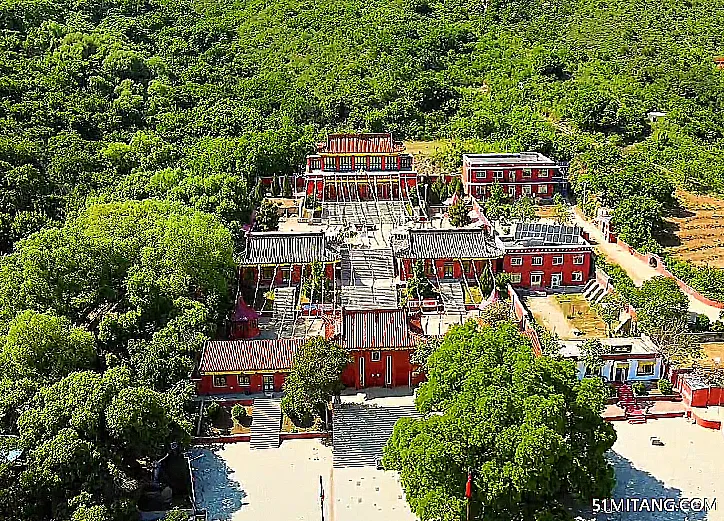 阜新景点:宝力根寺