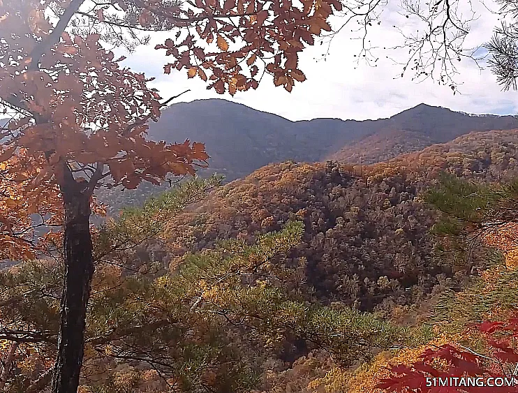 本溪景点:枫林谷平步峰