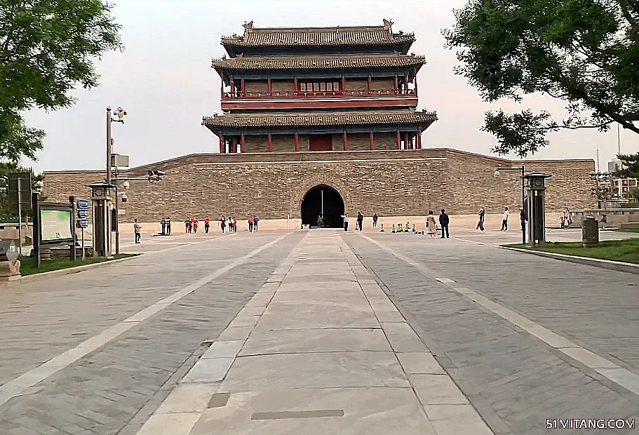 北京旅游景点:永定门广场