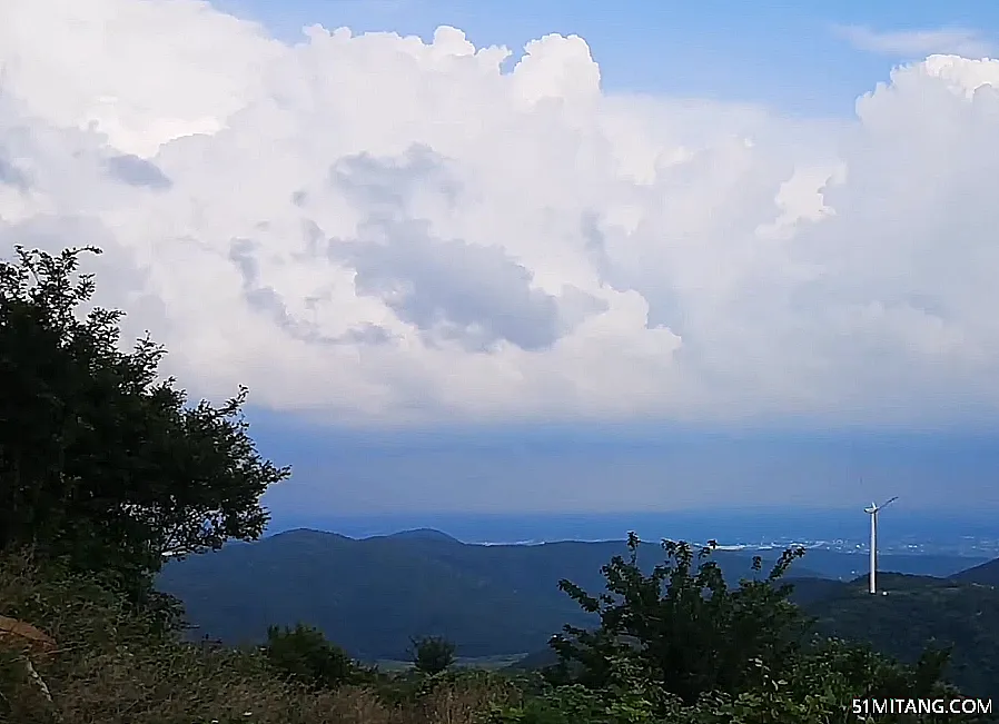 海南旅游景点:银岭山洞探险旅游区