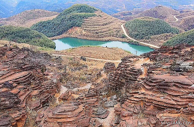 铜仁景点:腊尔山红石林