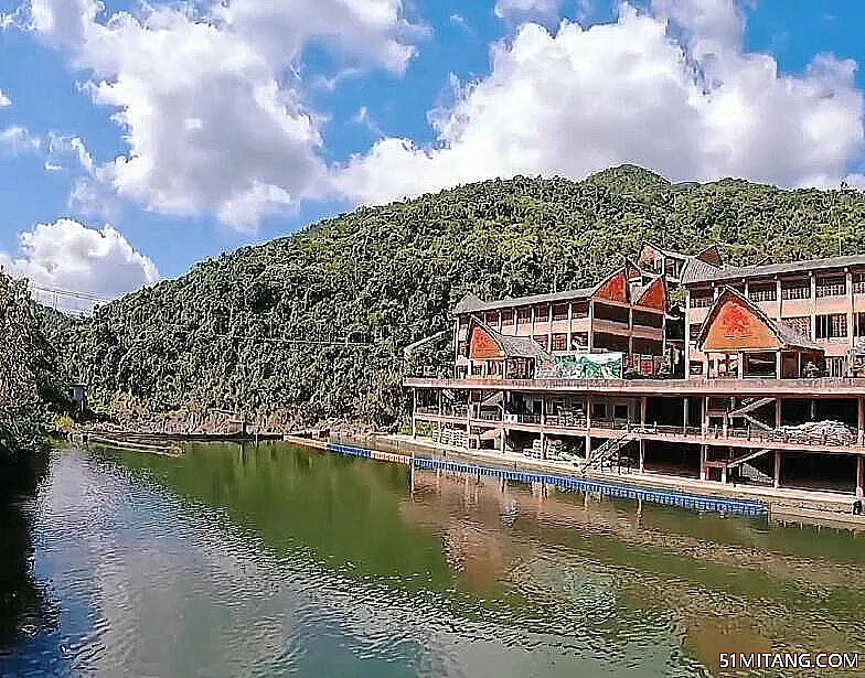 海南旅游景点:五指山红峡谷