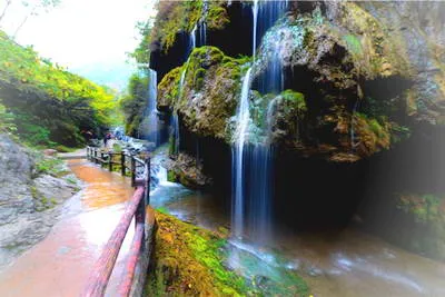 卢氏双龙湾风景区