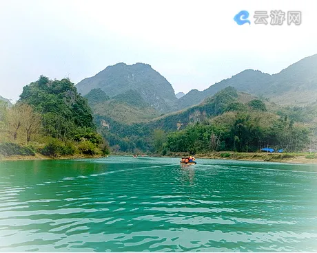 巴马水波天窗景区（百鸟岩）