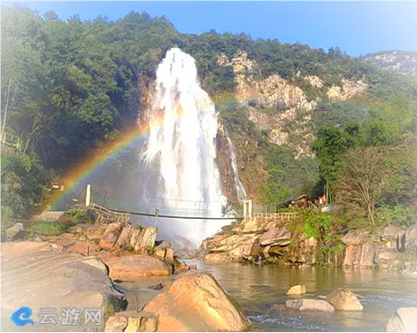 岳西大别山彩虹瀑布景区