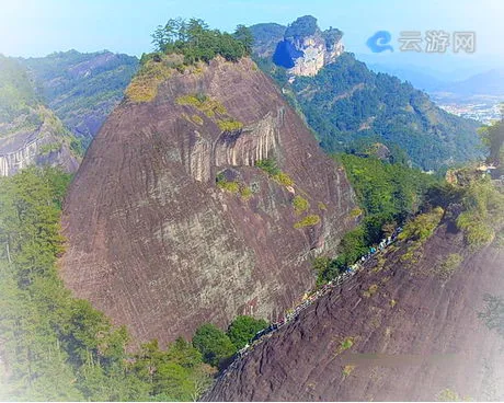 武夷山虎啸岩