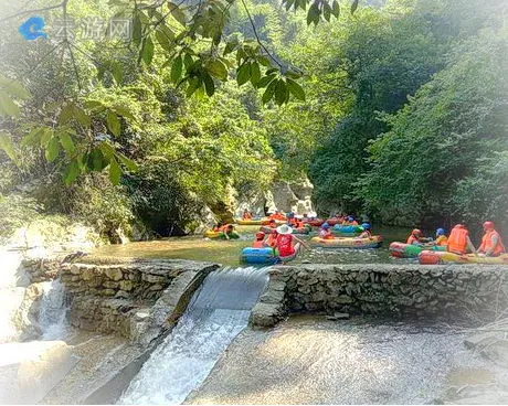 涟源飞水漂流景区