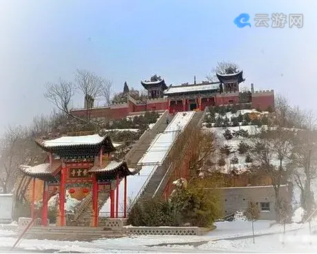 万荣孤峰山风景区