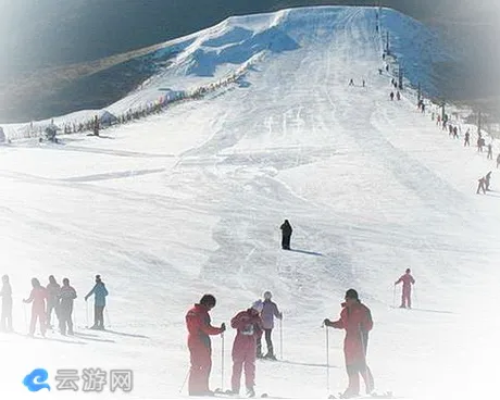 西柏坡温泉滑雪场