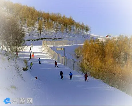 禹州大鸿寨卧佛山滑雪场