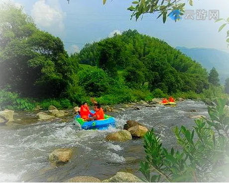 千岛湖九龙溪漂流景区