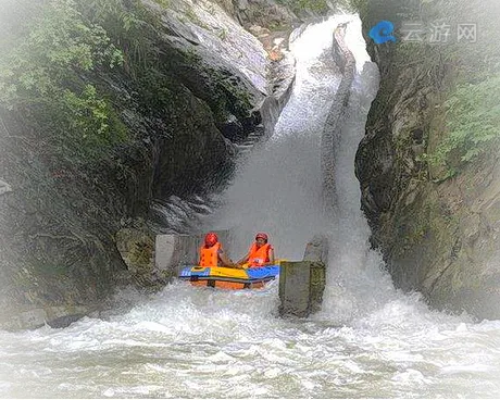 罗田进士河漂流景区