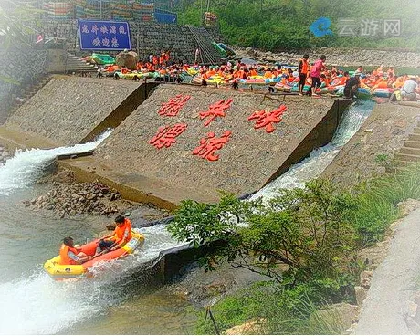 临安龙井峡漂流景区