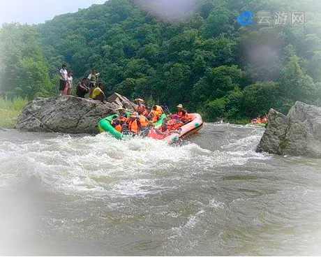 抚顺清原红河谷漂流