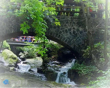 安吉藏龙百瀑风景区