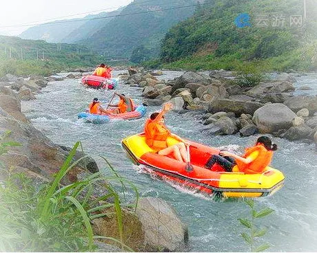 建德骑龙峡谷漂流