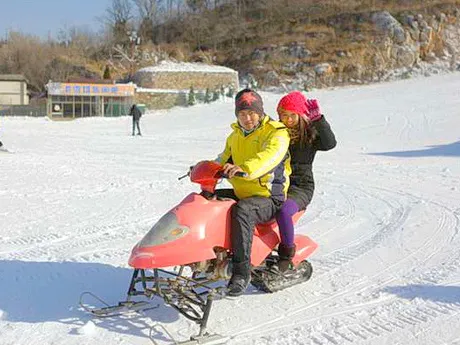 济南九顶塔滑雪场