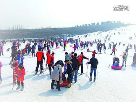 临沂兰山区茶山滑雪场