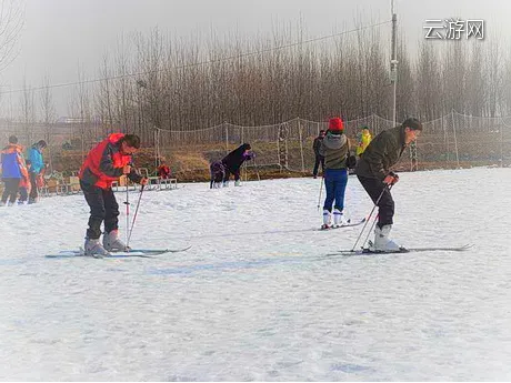 济宁峄山滑雪场