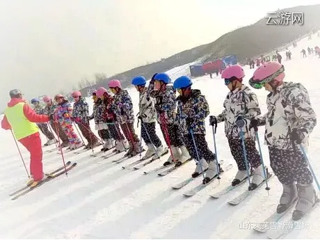 莱芜雪野滑雪场