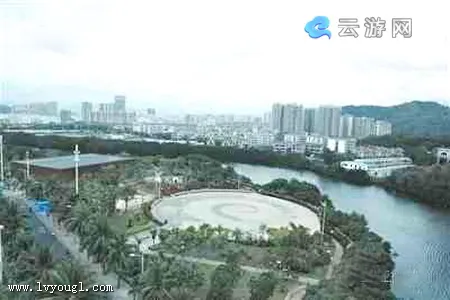 三亚临春河路市民休闲公园