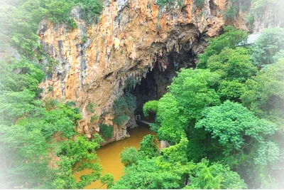 建水燕子洞风景名胜区