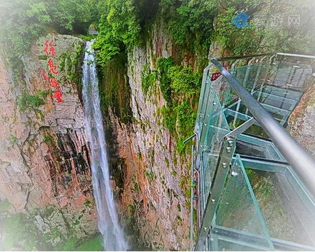 奉化徐凫岩玻璃栈道景区